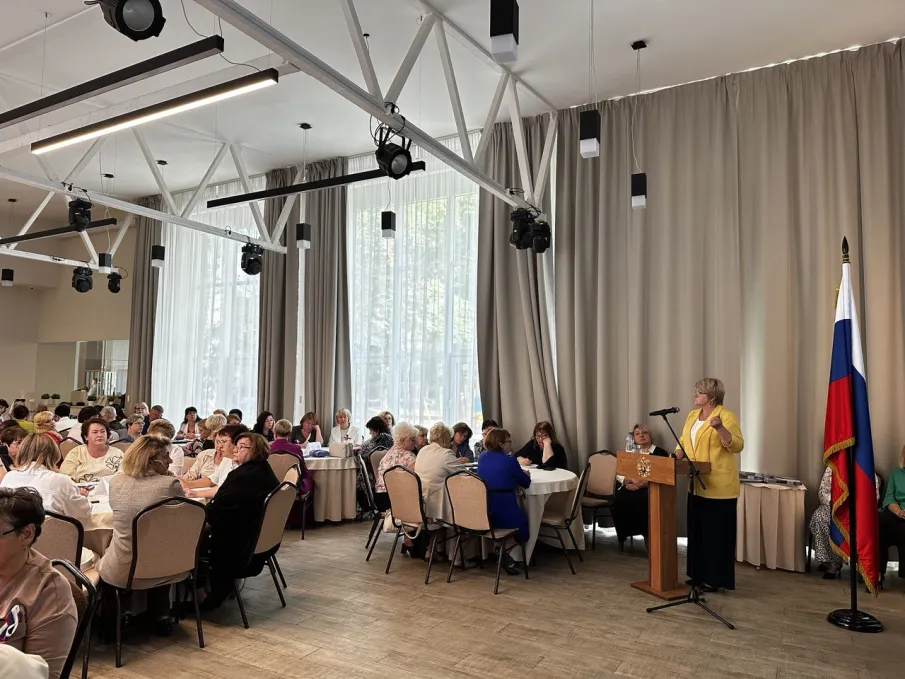 22 августа 2024 года управлением по контролю и надзору в сфере образования была проведена практико-ориентированная управленческая сессия «Профилактика от первого лица»